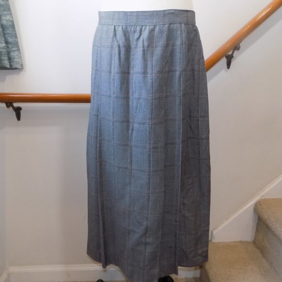 Classique Habits Black Printed Vintage Suit - Picture 6 of 9